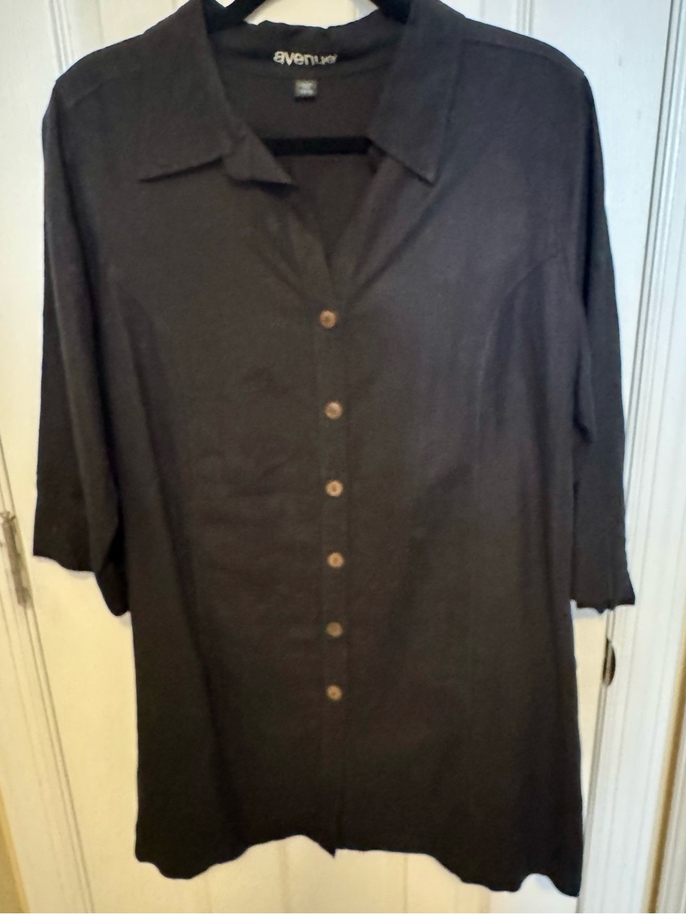 Avenue Linen-Rayon Black Button-Front Lightweight Shirt